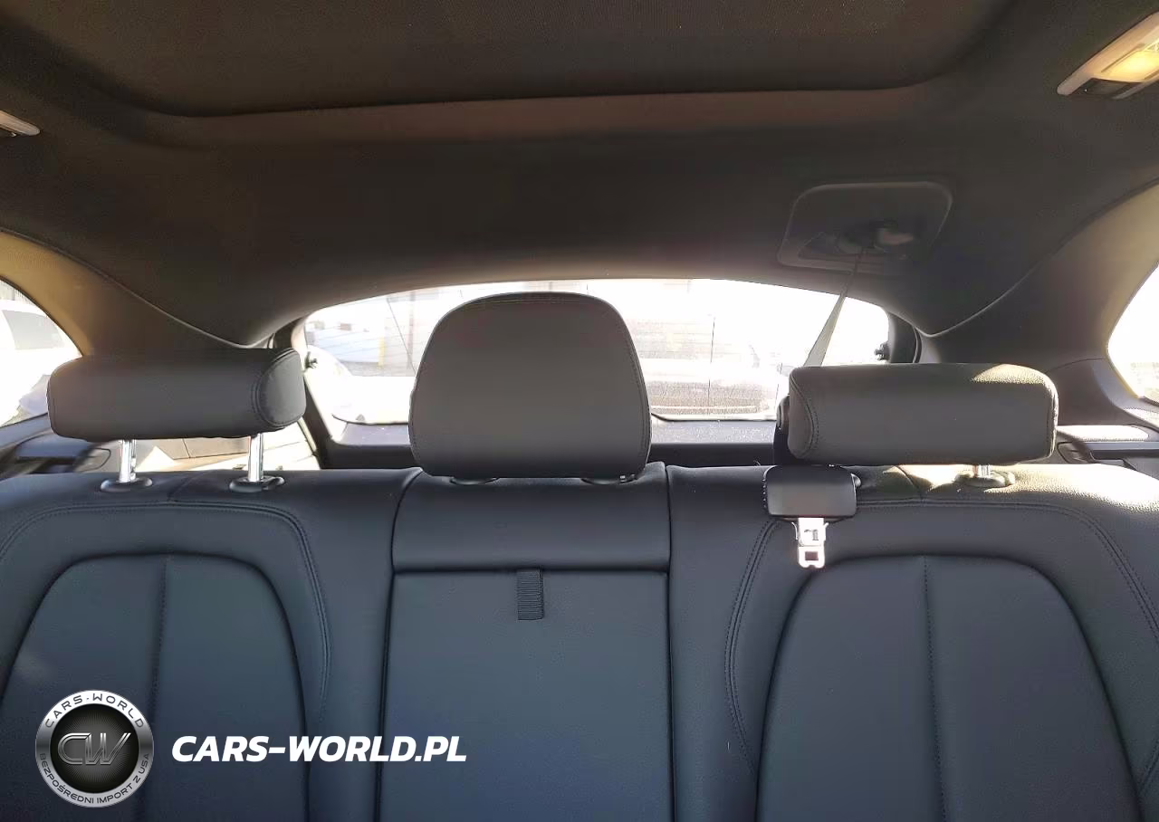 2018 BMW X1 xDrive28I VIN:WBXHT3C31J5L25751 - 10