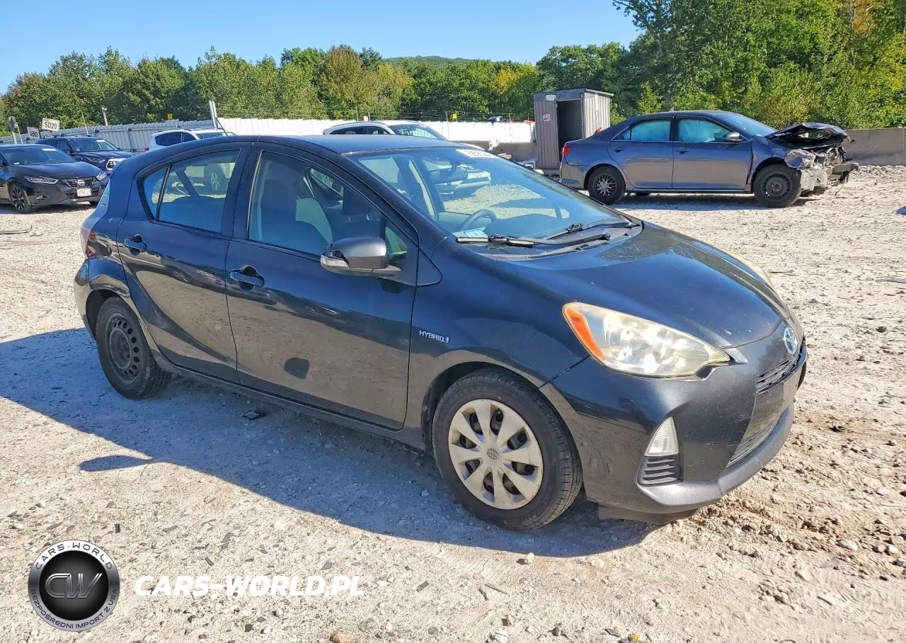 2012 Toyota Prius C Two VIN:JTDKDTB35C1513488 - 4