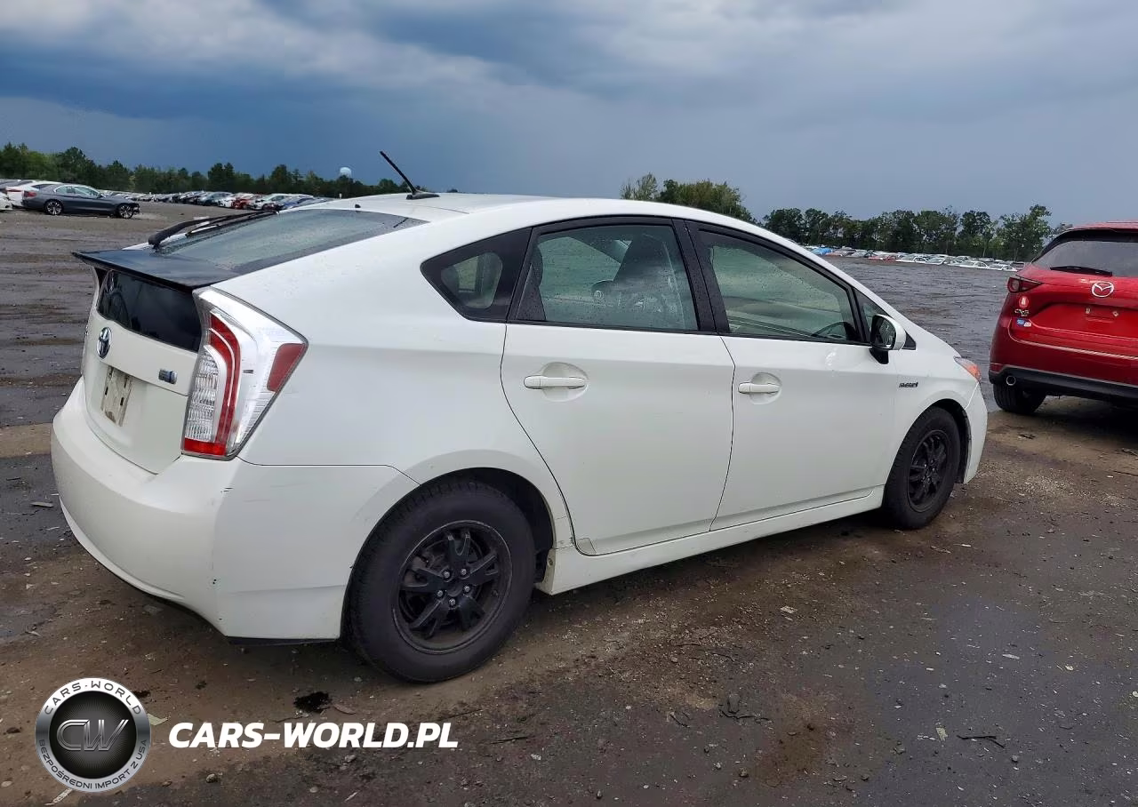 2015 Toyota Prius Three VIN:JTDKN3DU7F0425197 - 3