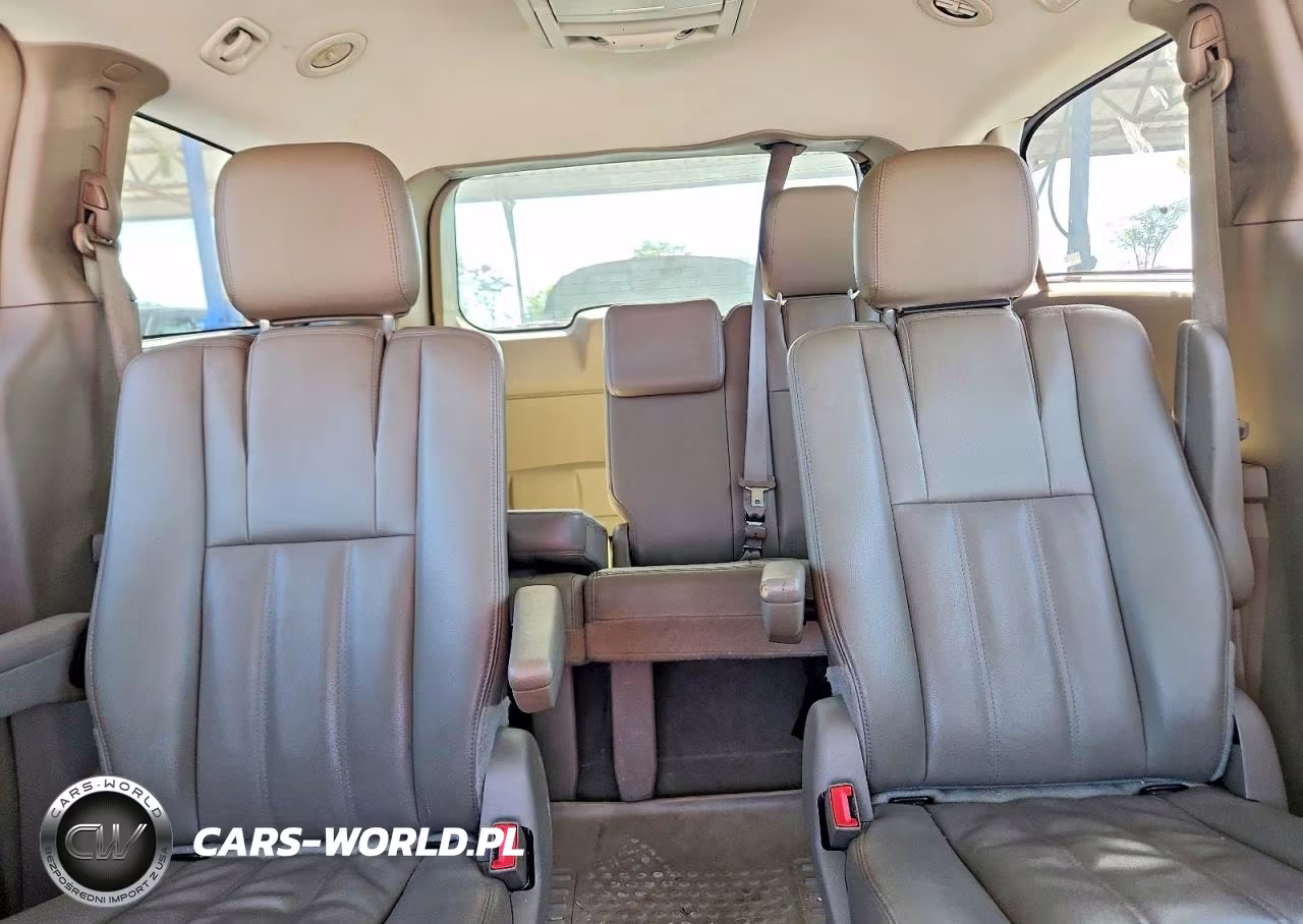 2014 Chrysler Town & Country Touring VIN:2C4RC1BG2ER220767 - 10