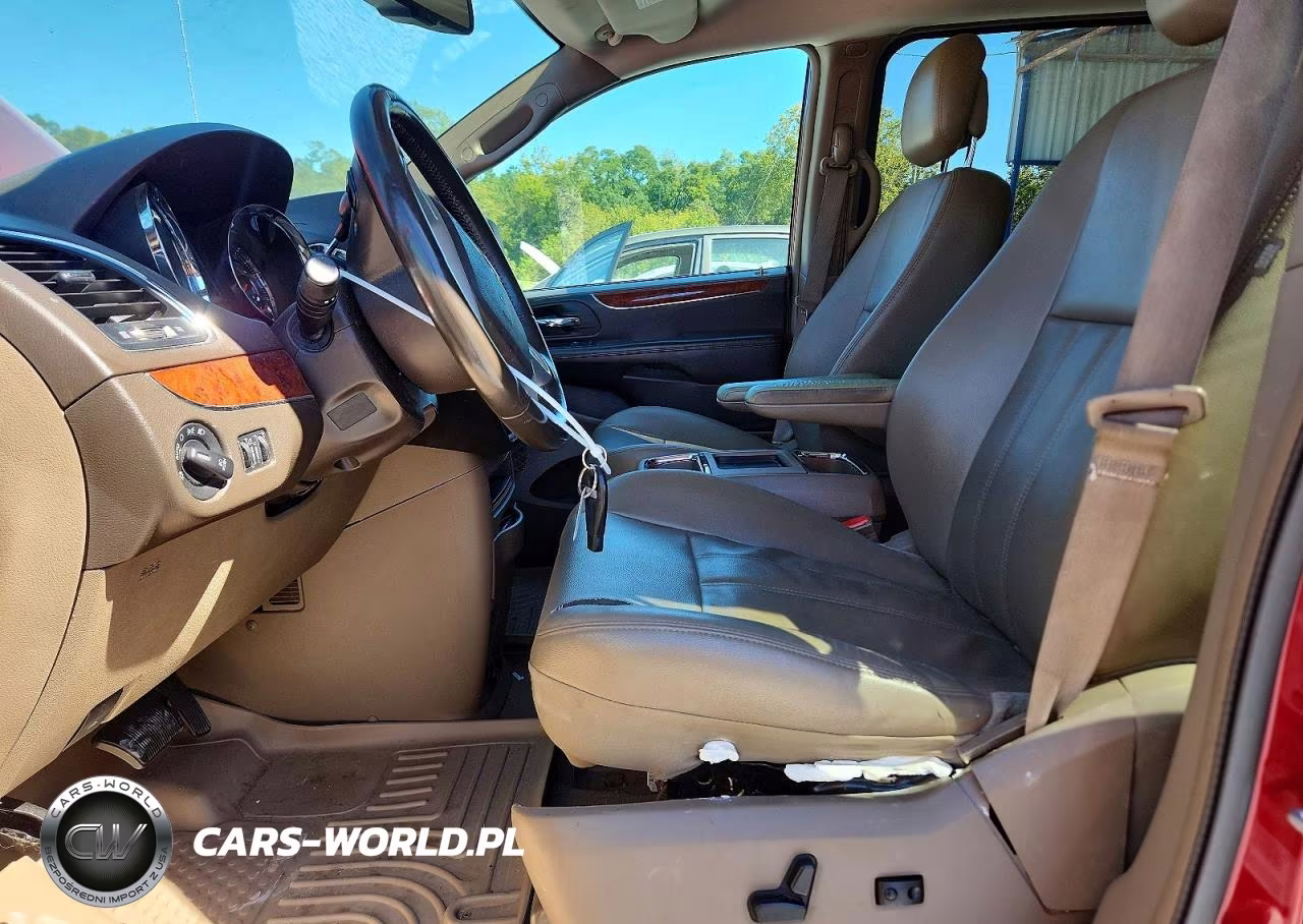 2014 Chrysler Town & Country Touring VIN:2C4RC1BG2ER220767 - 7