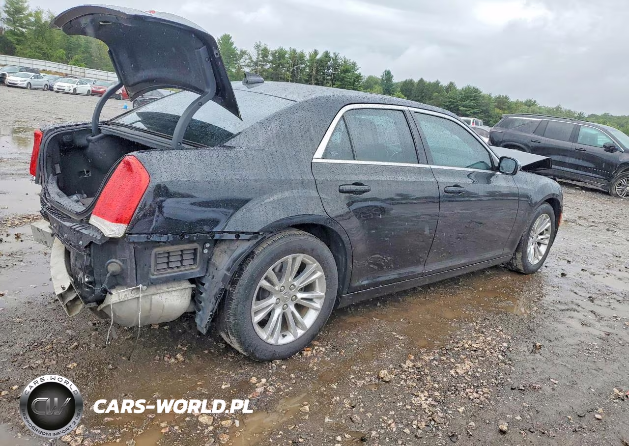 2017 Chrysler 300 Limited VIN:2C3CCAAG1HH529815 - 3