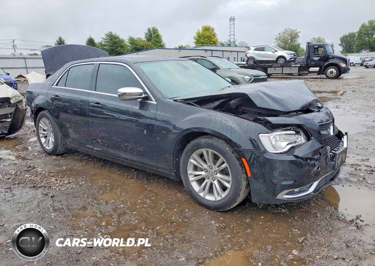 2017 Chrysler 300 Limited VIN:2C3CCAAG1HH529815 - 4