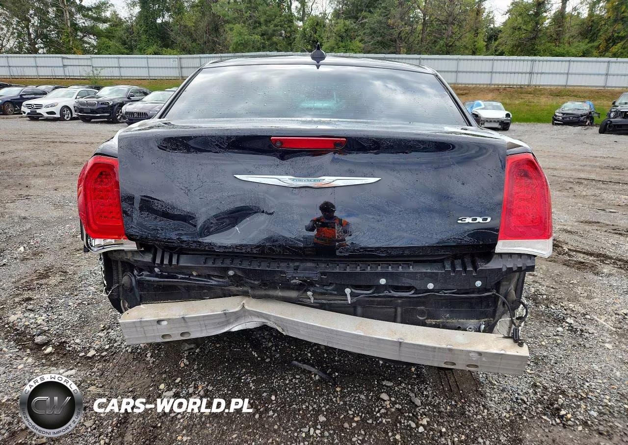 2017 Chrysler 300 Limited VIN:2C3CCAAG1HH529815 - 6