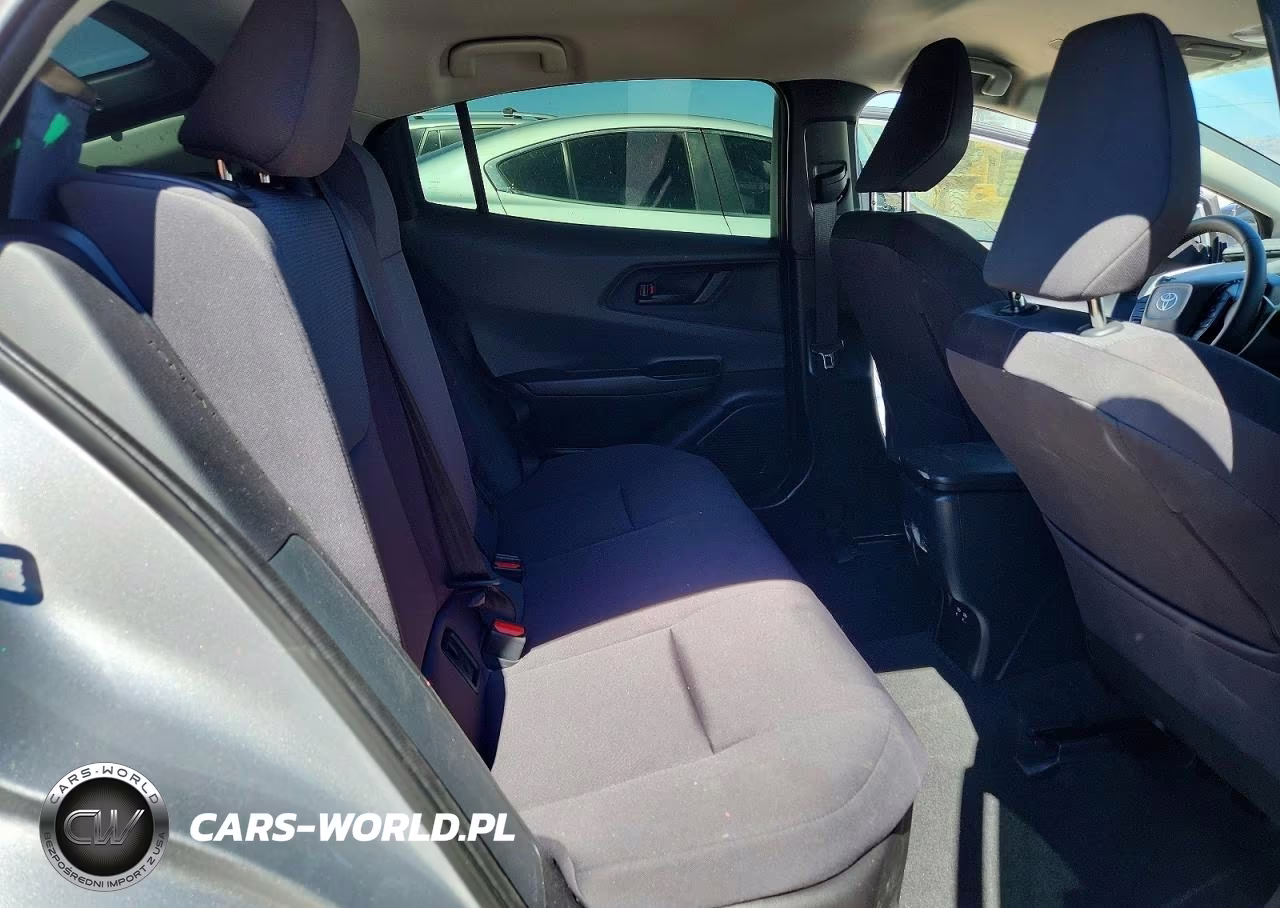 2026 Toyota Prius Le VIN:JTDACAAU1T3077269 - 10