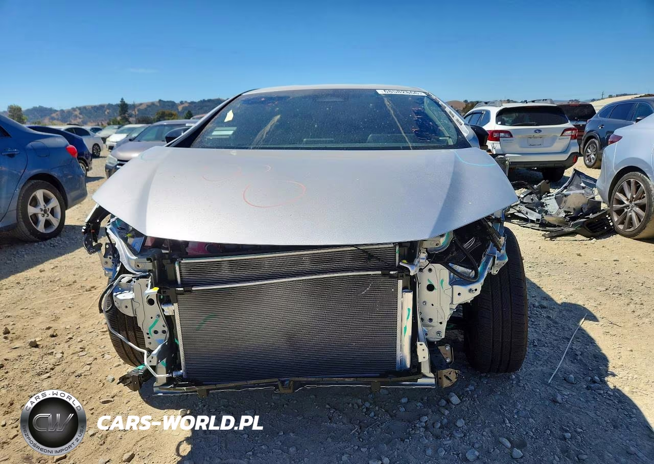 2026 Toyota Prius Le VIN:JTDACAAU1T3077269 - 5
