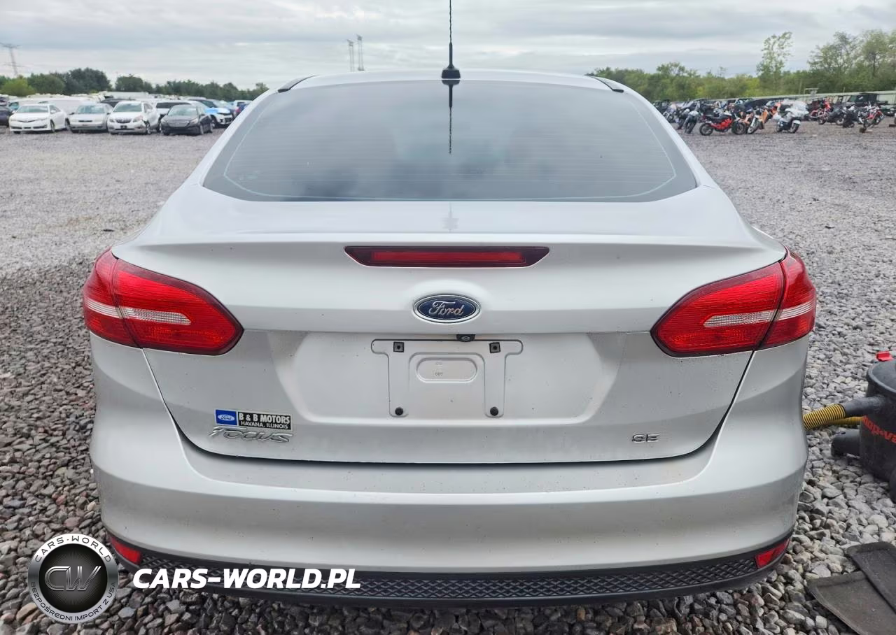 2017 Ford Focus Se VIN:1FADP3F24HL252020 - 6