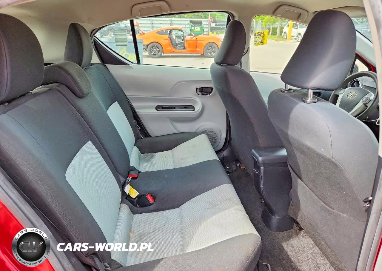 2012 Toyota Prius C One VIN:JTDKDTB30C1502012 - 10