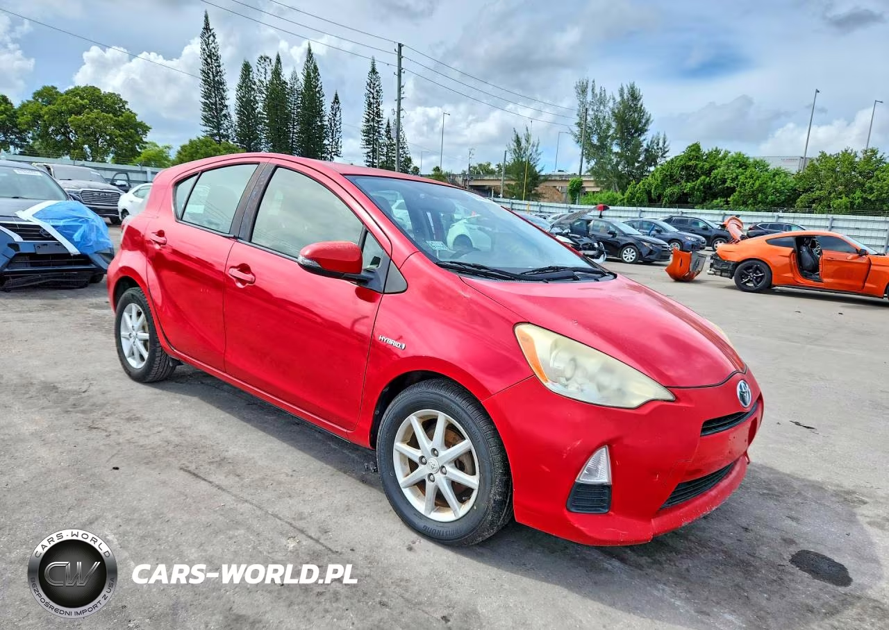 2012 Toyota Prius C One VIN:JTDKDTB30C1502012 - 4