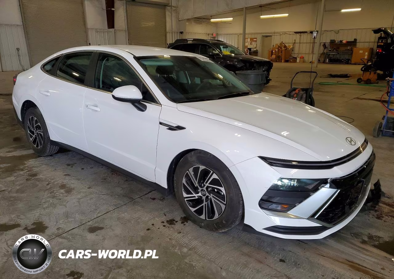 2026 Hyundai Sonata Hybrid Blue VIN:KMHL24JJXTA171841 - 4