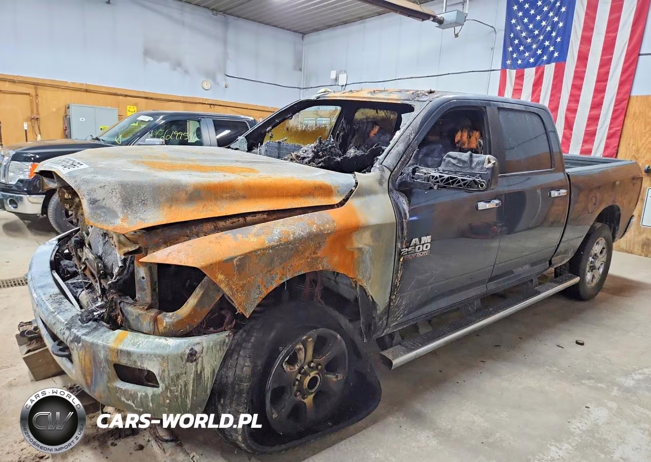 RAM 2500 SLT VIN:3C6UR5DL2HG503083 - 1