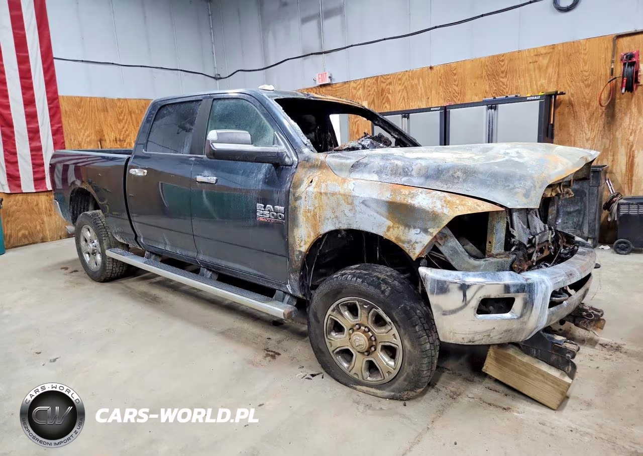 RAM 2500 SLT VIN:3C6UR5DL2HG503083 - 4