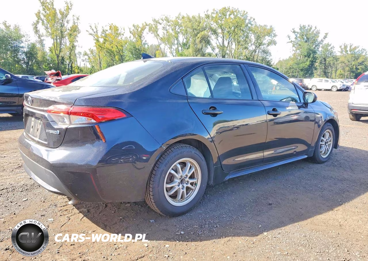 2020 Toyota Corolla Le VIN:JTDEBRBE8LJ013011 - 3