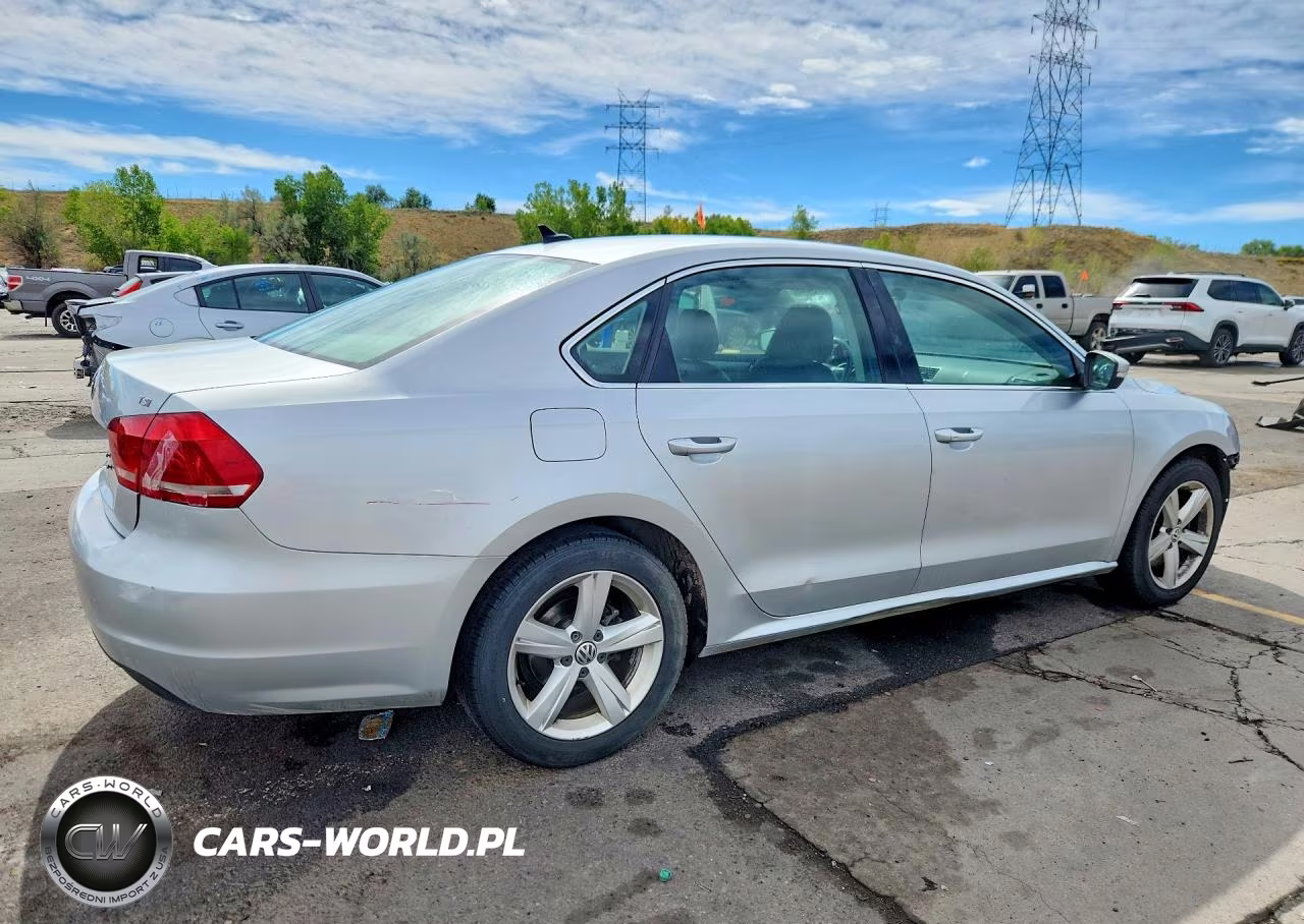 2015 Volkswagen Passat S VIN:1VWAT7A3XFC091876 - 3
