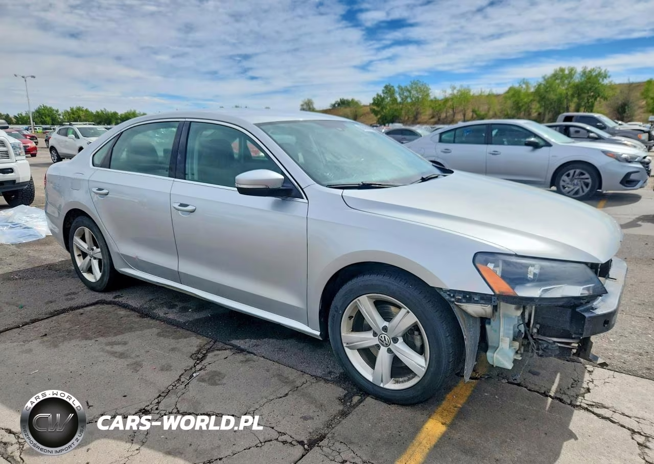 2015 Volkswagen Passat S VIN:1VWAT7A3XFC091876 - 4