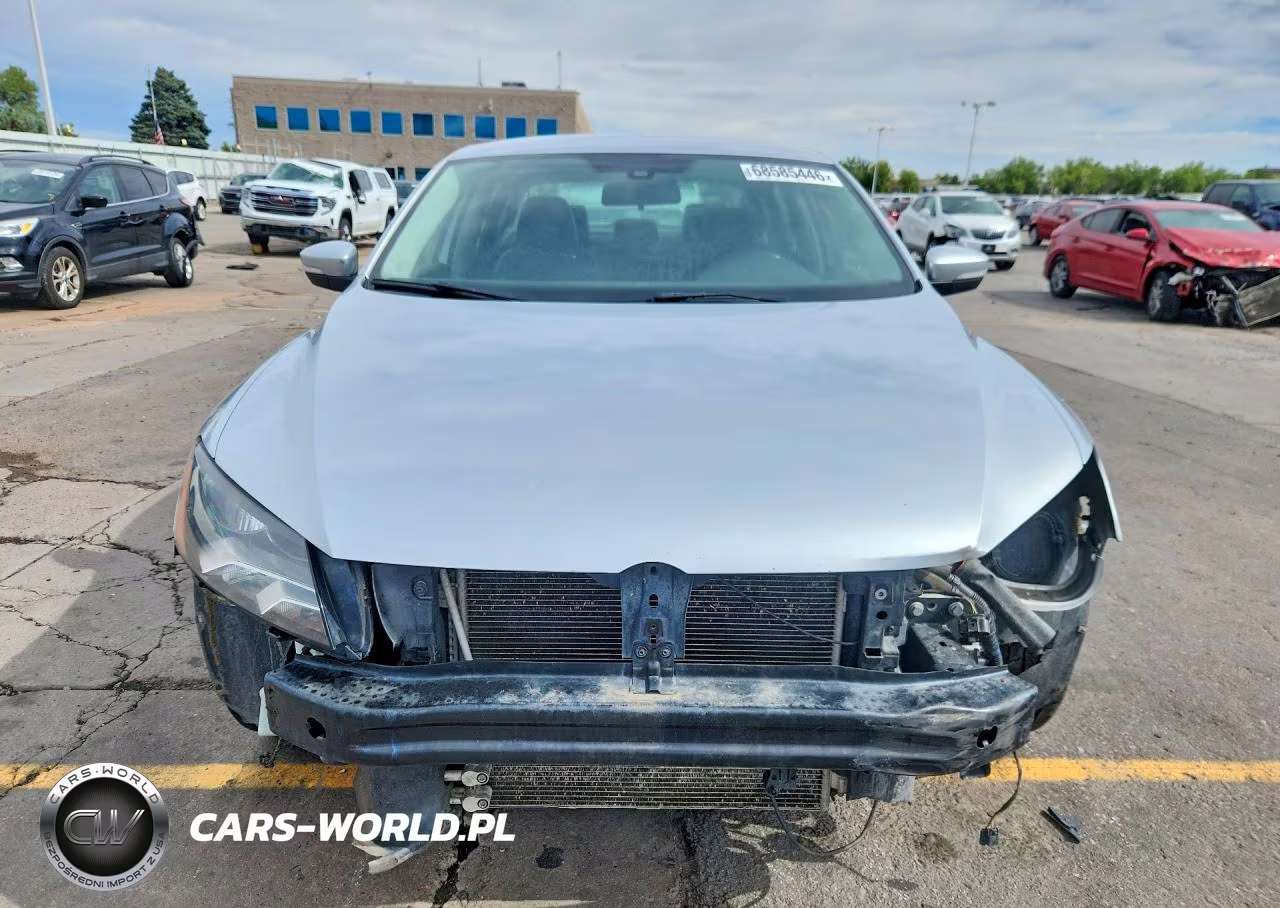 2015 Volkswagen Passat S VIN:1VWAT7A3XFC091876 - 5