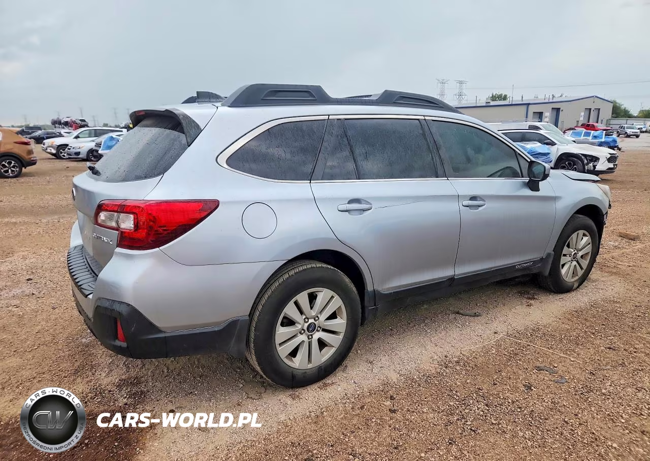 2018 Subaru Outback 2.5I Premium VIN:4S4BSACC3J3307317 - 3