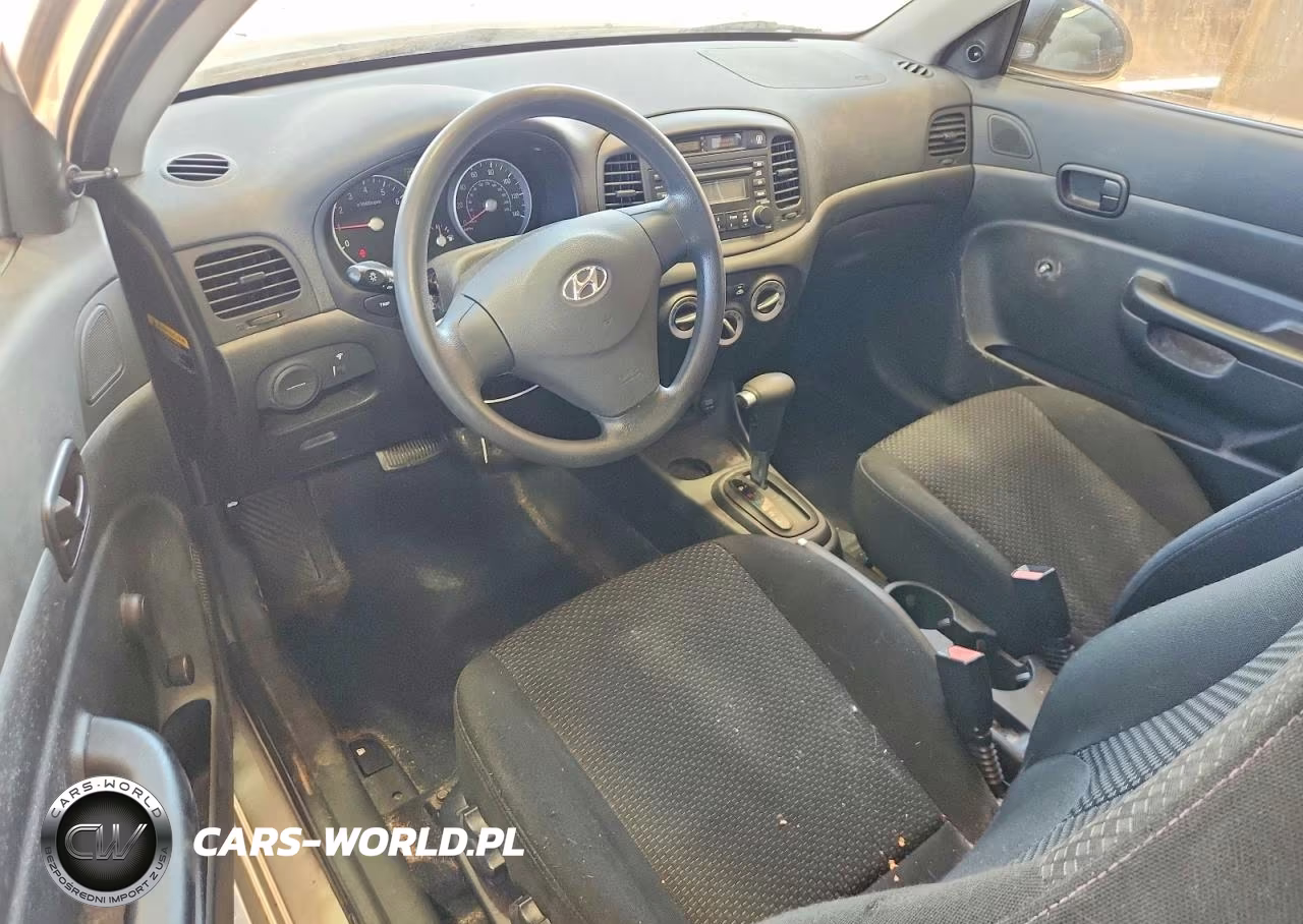 2007 Hyundai Accent Gs VIN:KMHCM36C77U021138 - 8
