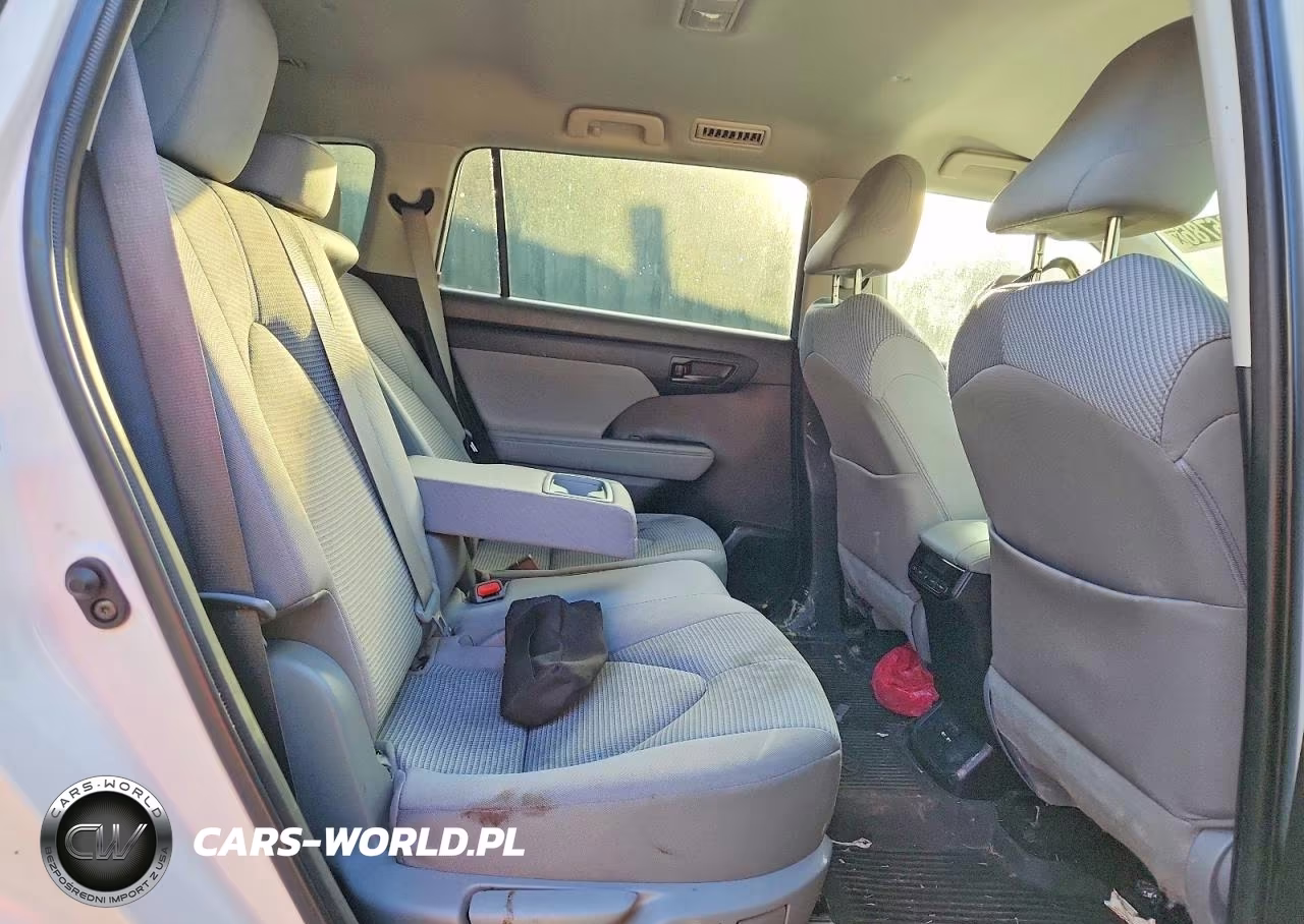 2021 Toyota Highlander Le VIN:5TDBZRBH7MS094810 - 11
