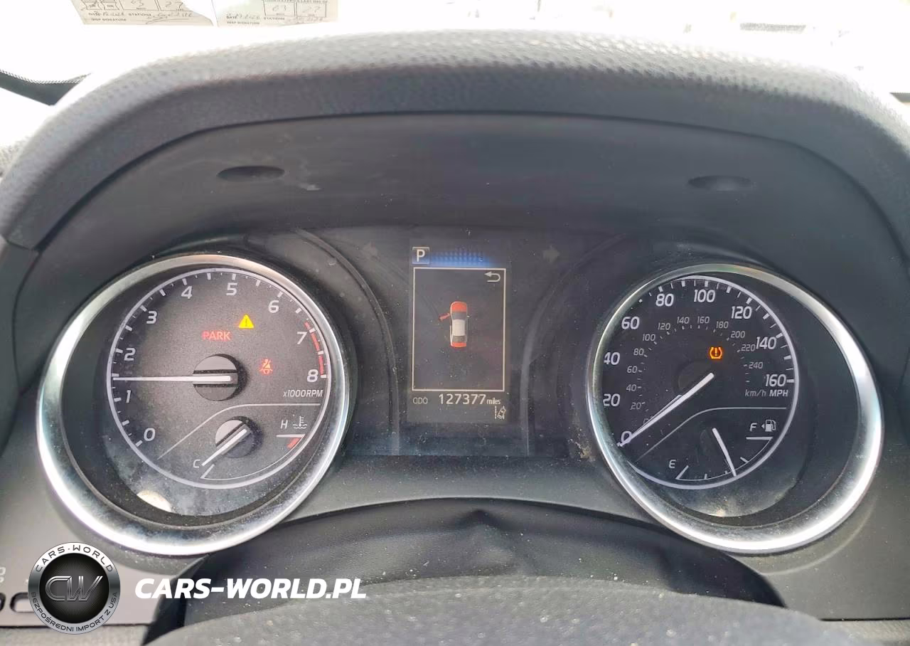 2018 Toyota Camry Le VIN:JTNB11HK0J3042245 - 9