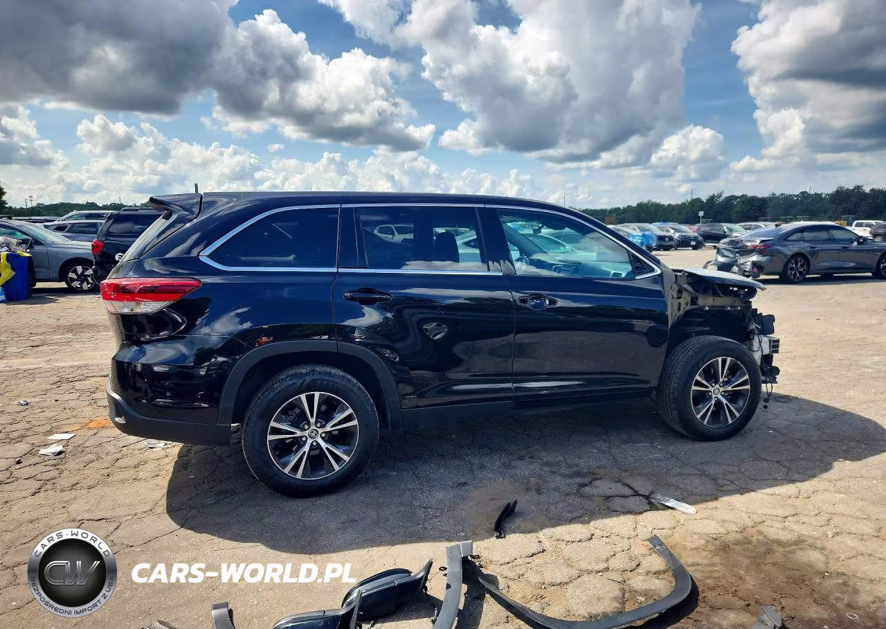 2019 Toyota Highlander Le VIN:5TDZZRFH7KS328045 - 3
