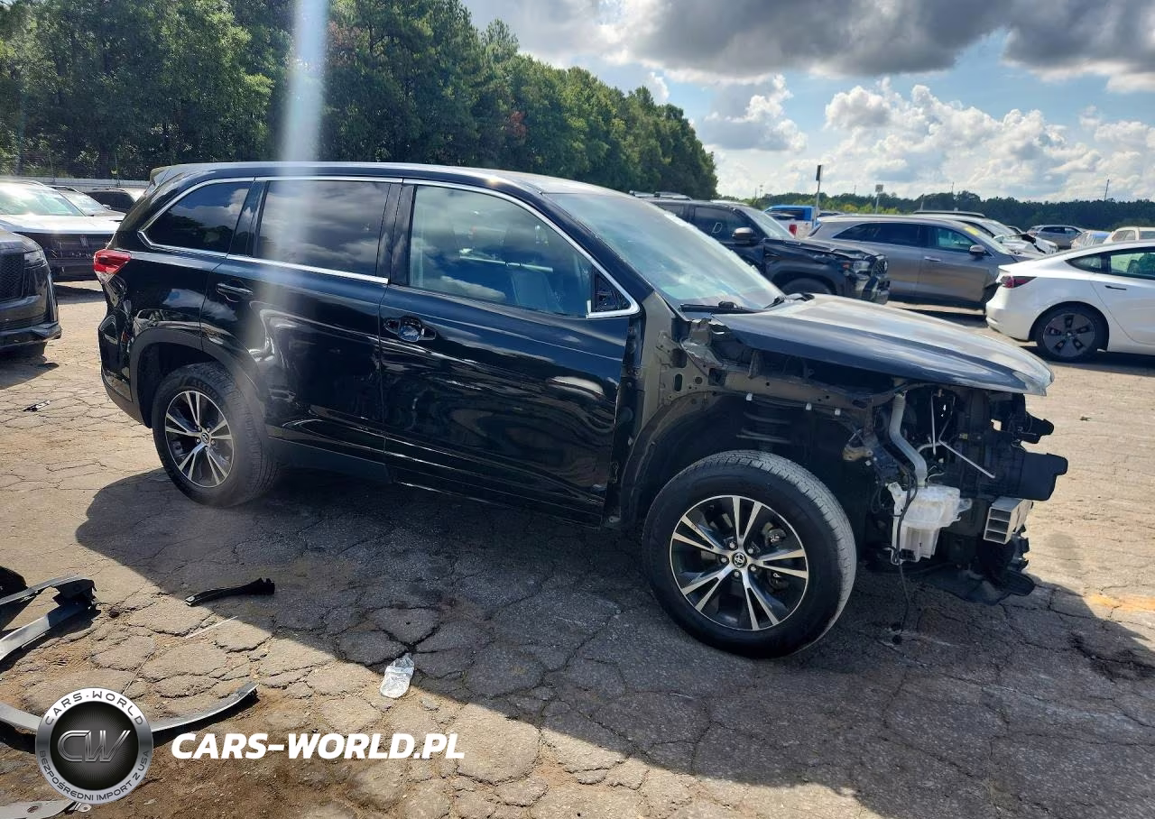 2019 Toyota Highlander Le VIN:5TDZZRFH7KS328045 - 4