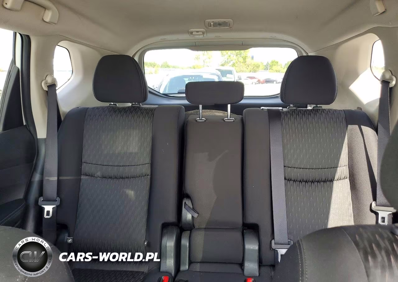 2018 Nissan Rogue S VIN:JN8AT2MV5JW349171 - 10