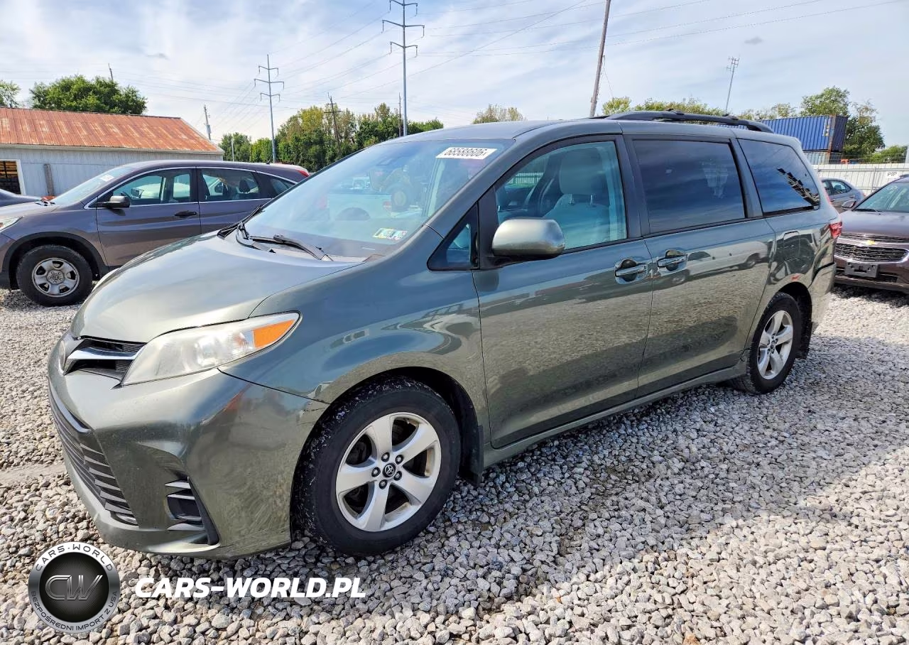 2018 Toyota Sienna Le VIN:5TDKZ3DC9JS938873 - 1