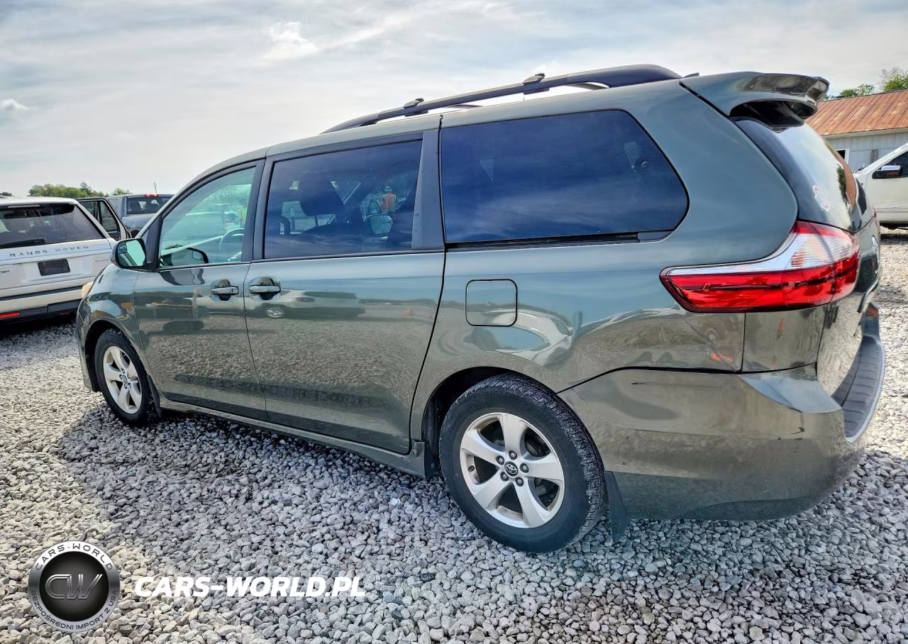 2018 Toyota Sienna Le VIN:5TDKZ3DC9JS938873 - 2