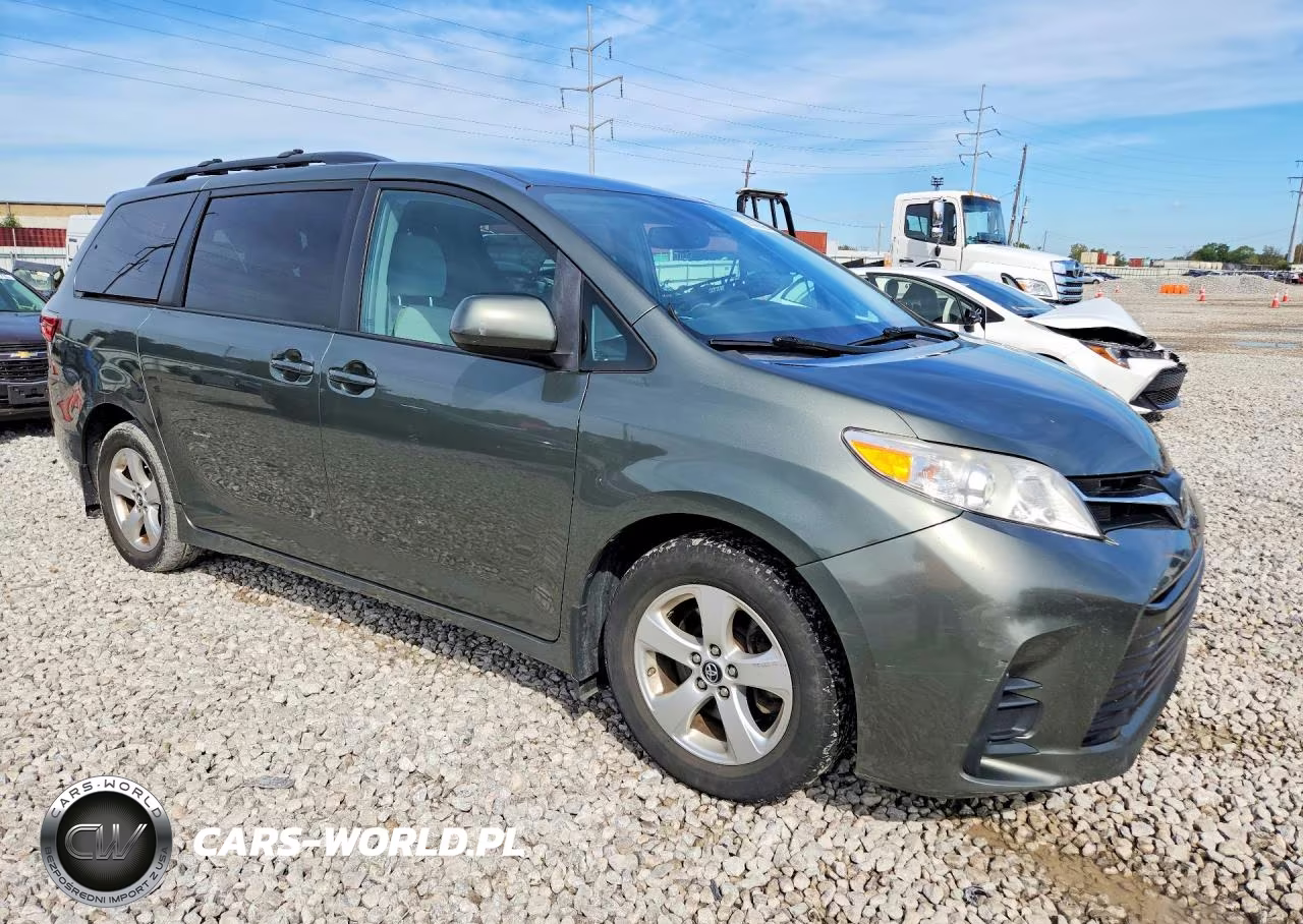 2018 Toyota Sienna Le VIN:5TDKZ3DC9JS938873 - 4