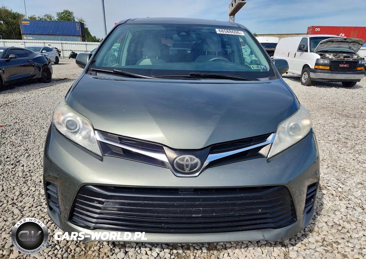 2018 Toyota Sienna Le VIN:5TDKZ3DC9JS938873 - 5