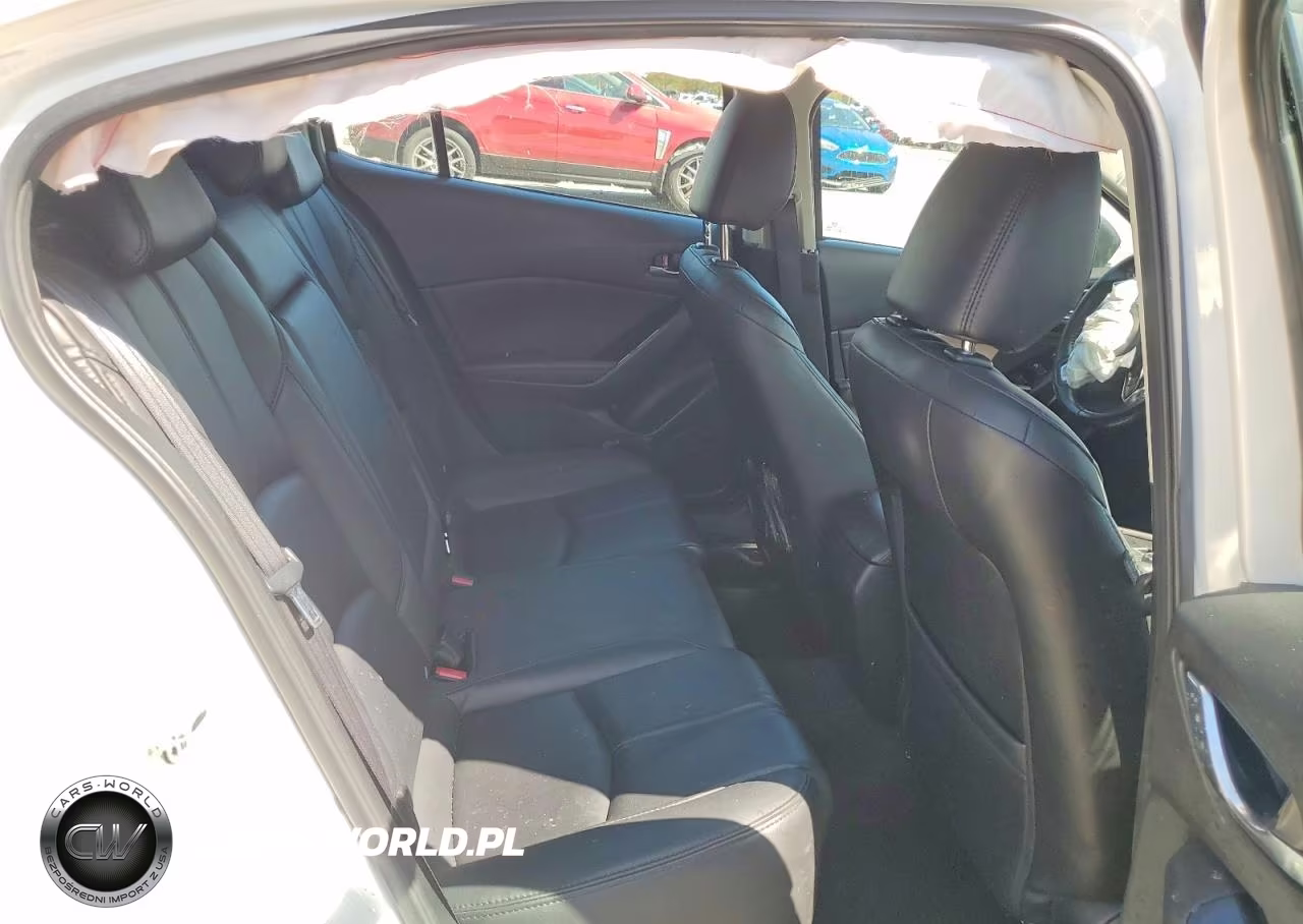 2018 Mazda 3 Touring VIN:3MZBN1V38JM183226 - 10