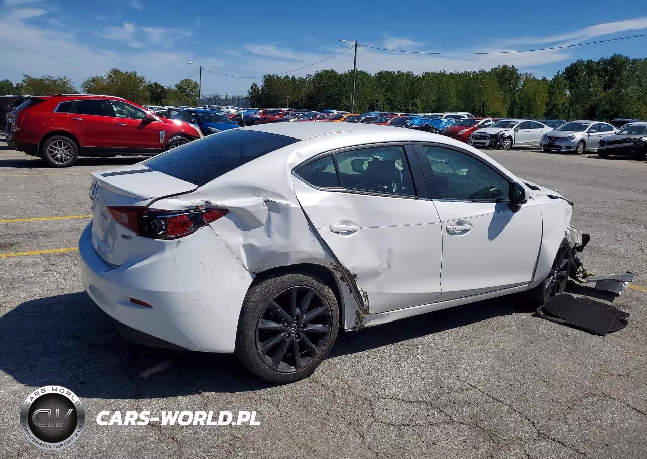 2018 Mazda 3 Touring VIN:3MZBN1V38JM183226 - 3