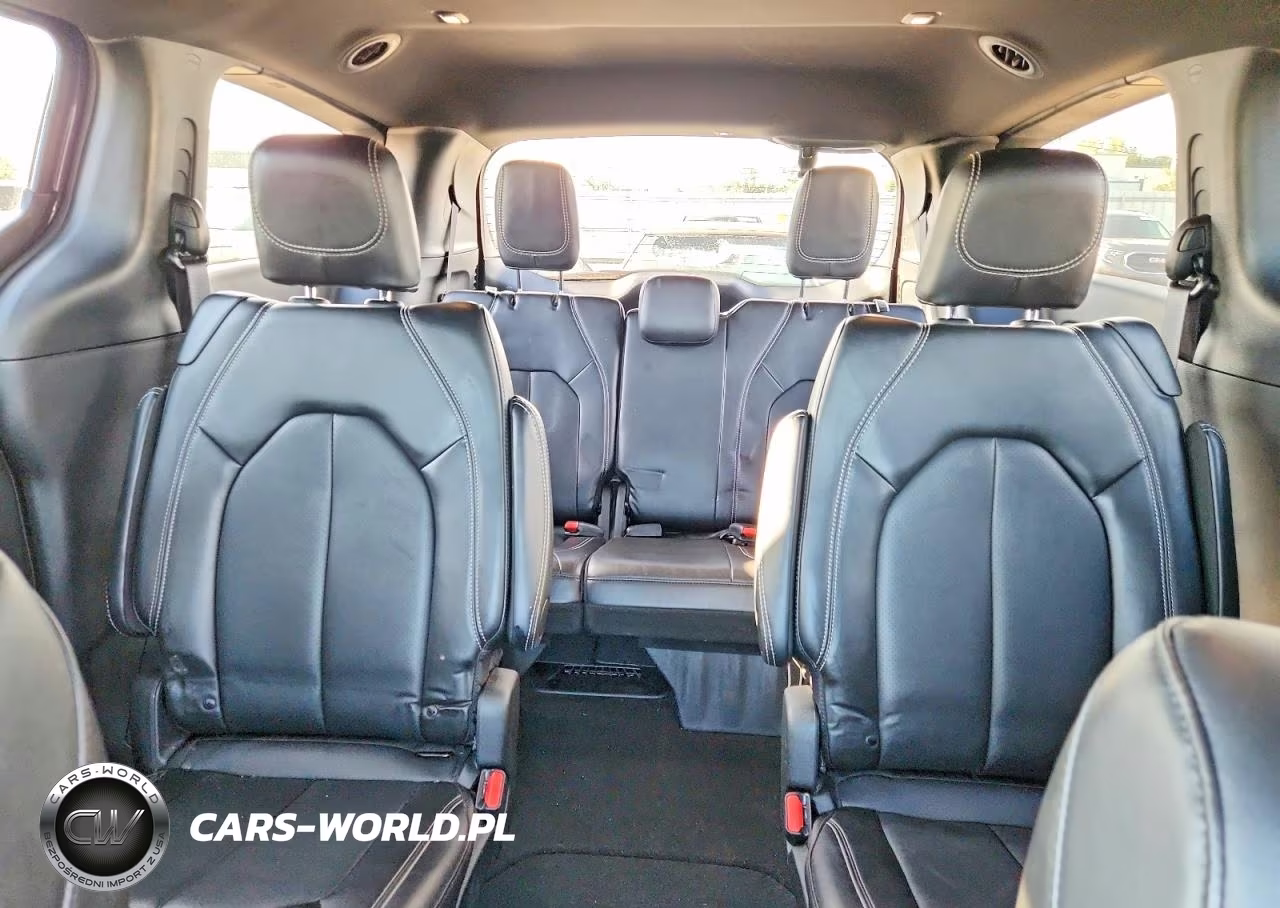 2026 Chrysler Pacifica Select VIN:2C4RC1BG1TR212513 - 10