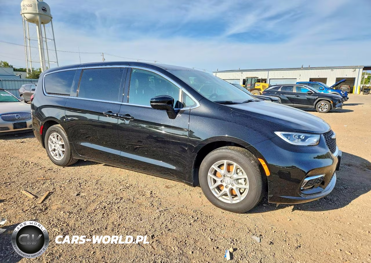 2026 Chrysler Pacifica Select VIN:2C4RC1BG1TR212513 - 4