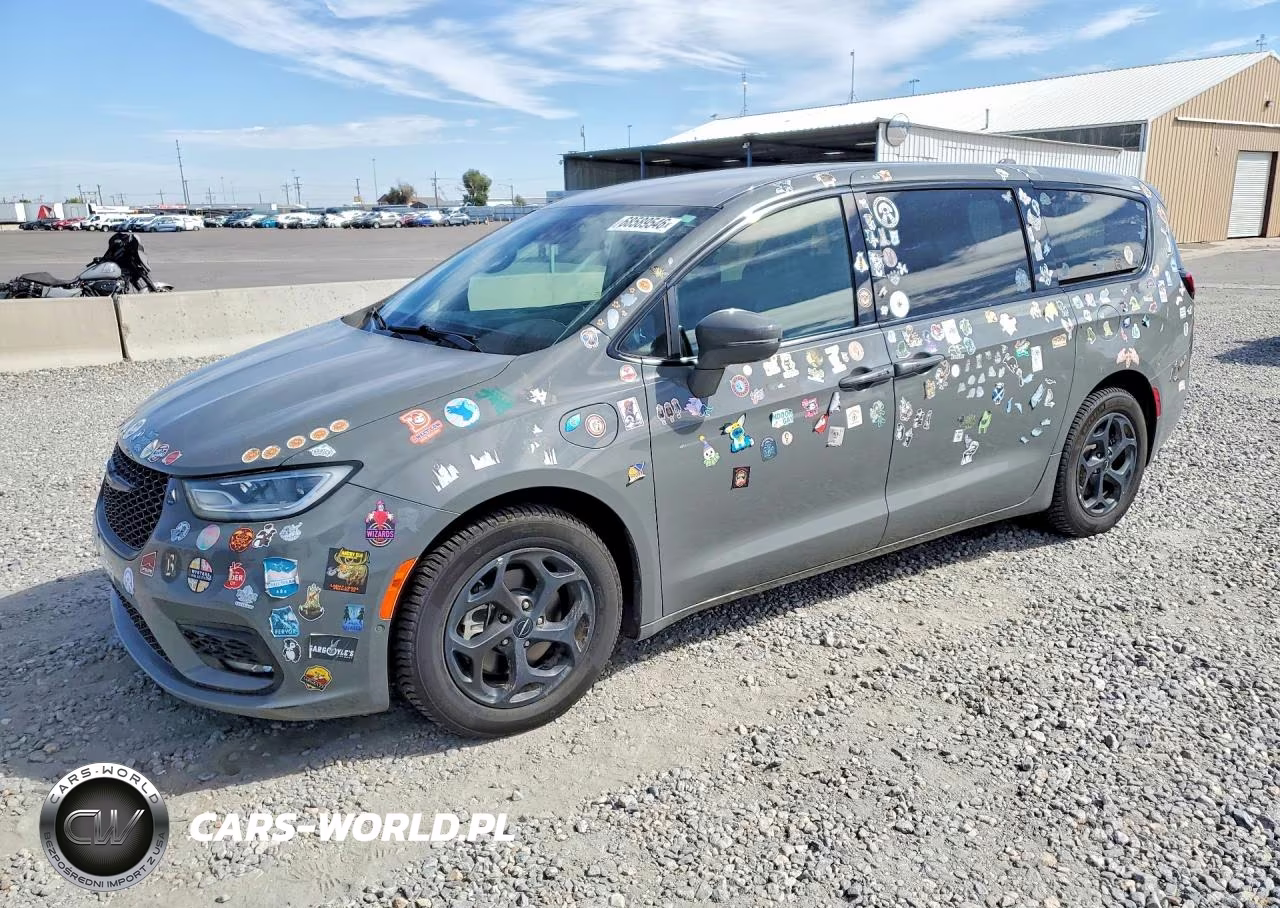 2022 Chrysler Pacifica Hybrid Touring L VIN:2C4RC1L71NR134929 - 1