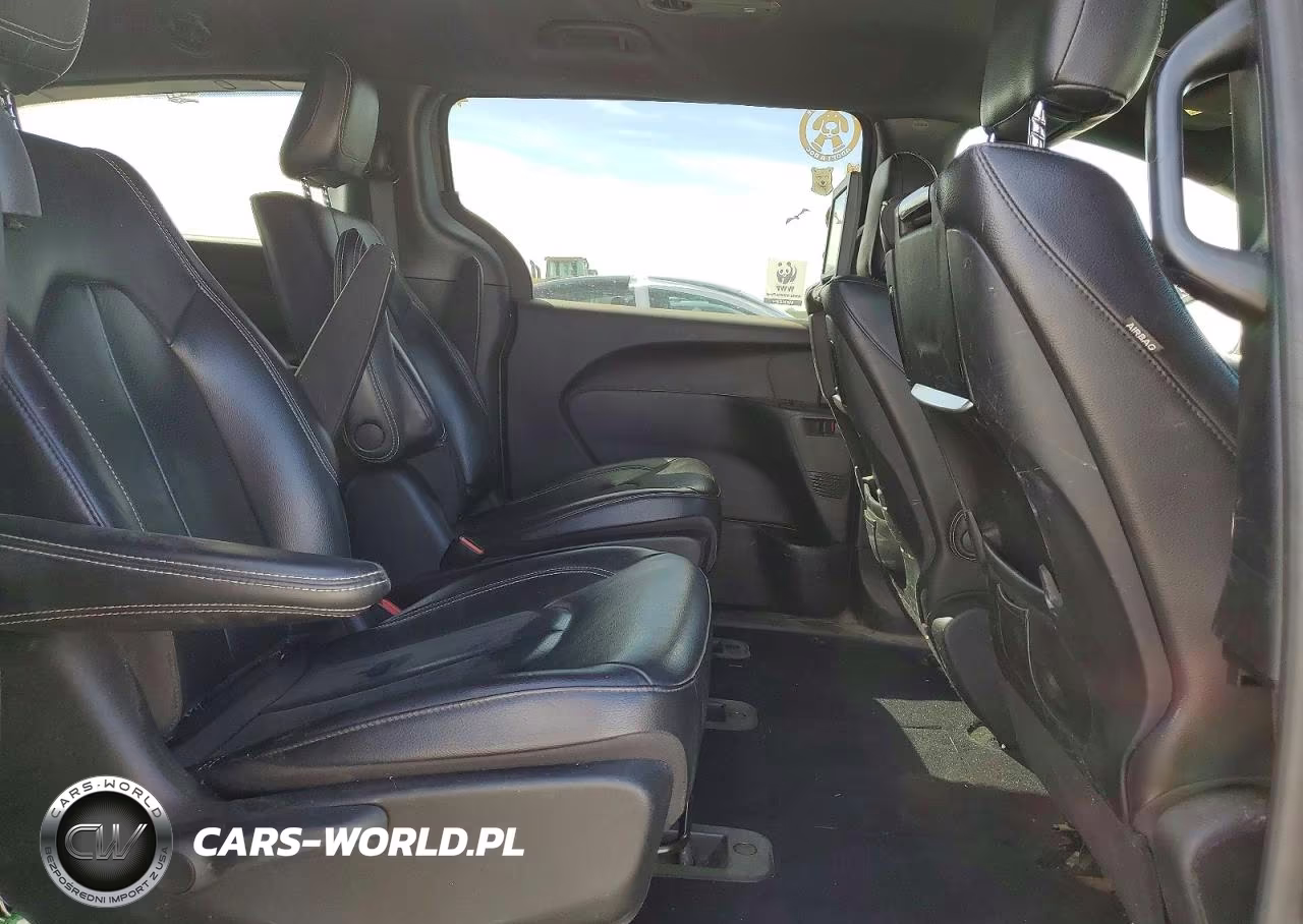 2022 Chrysler Pacifica Hybrid Touring L VIN:2C4RC1L71NR134929 - 11