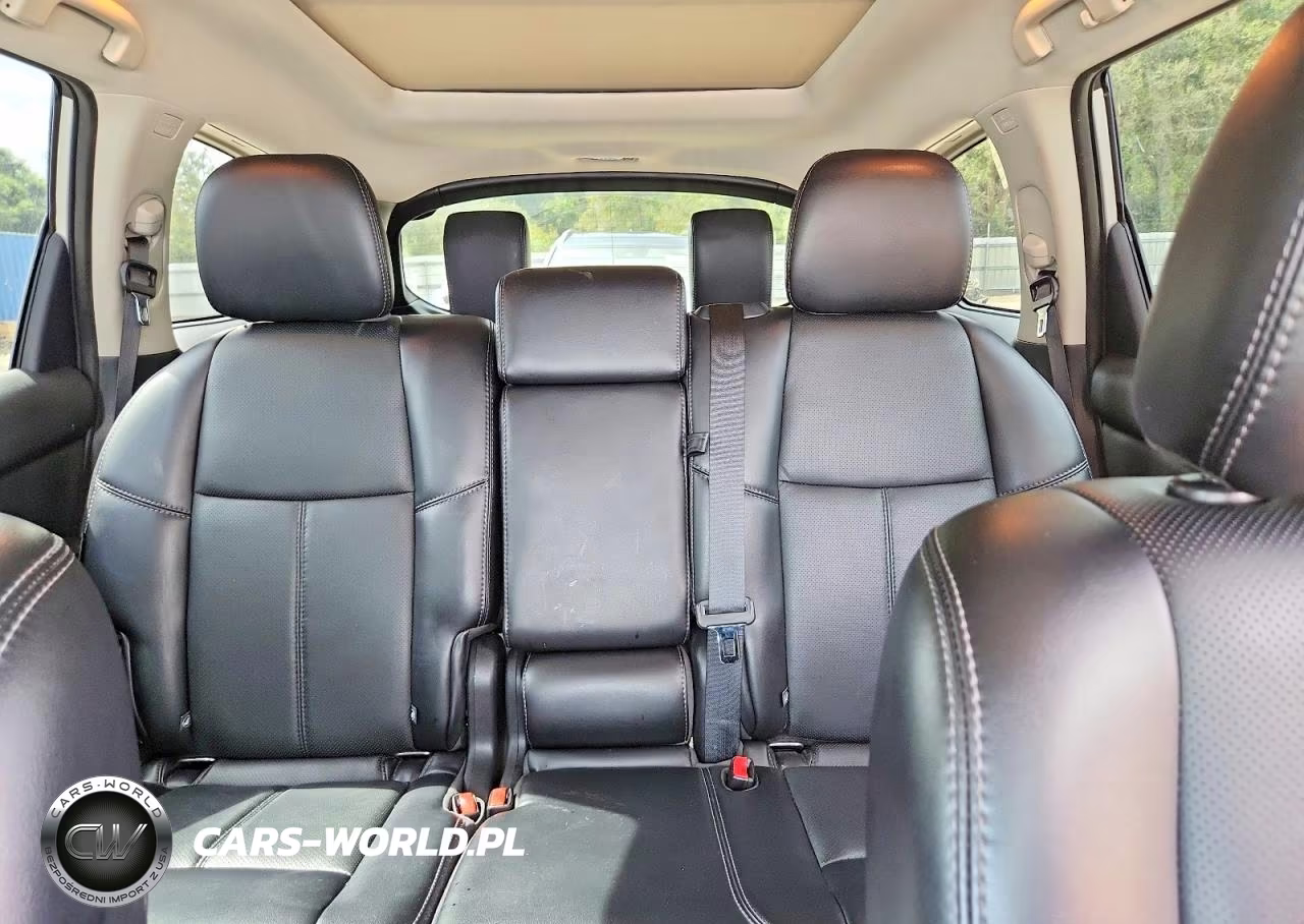2018 Nissan Pathfinder Platinum VIN:5N1DR2MN2JC631739 - 10