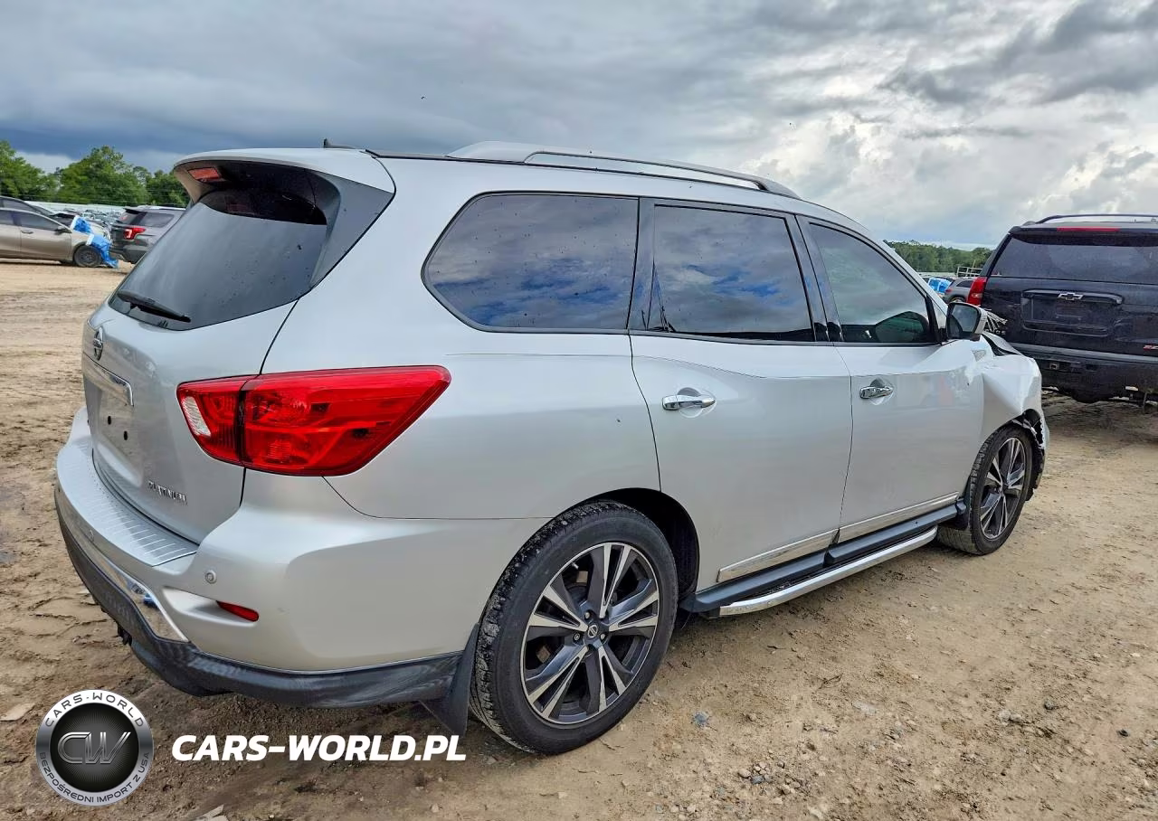 2018 Nissan Pathfinder Platinum VIN:5N1DR2MN2JC631739 - 3