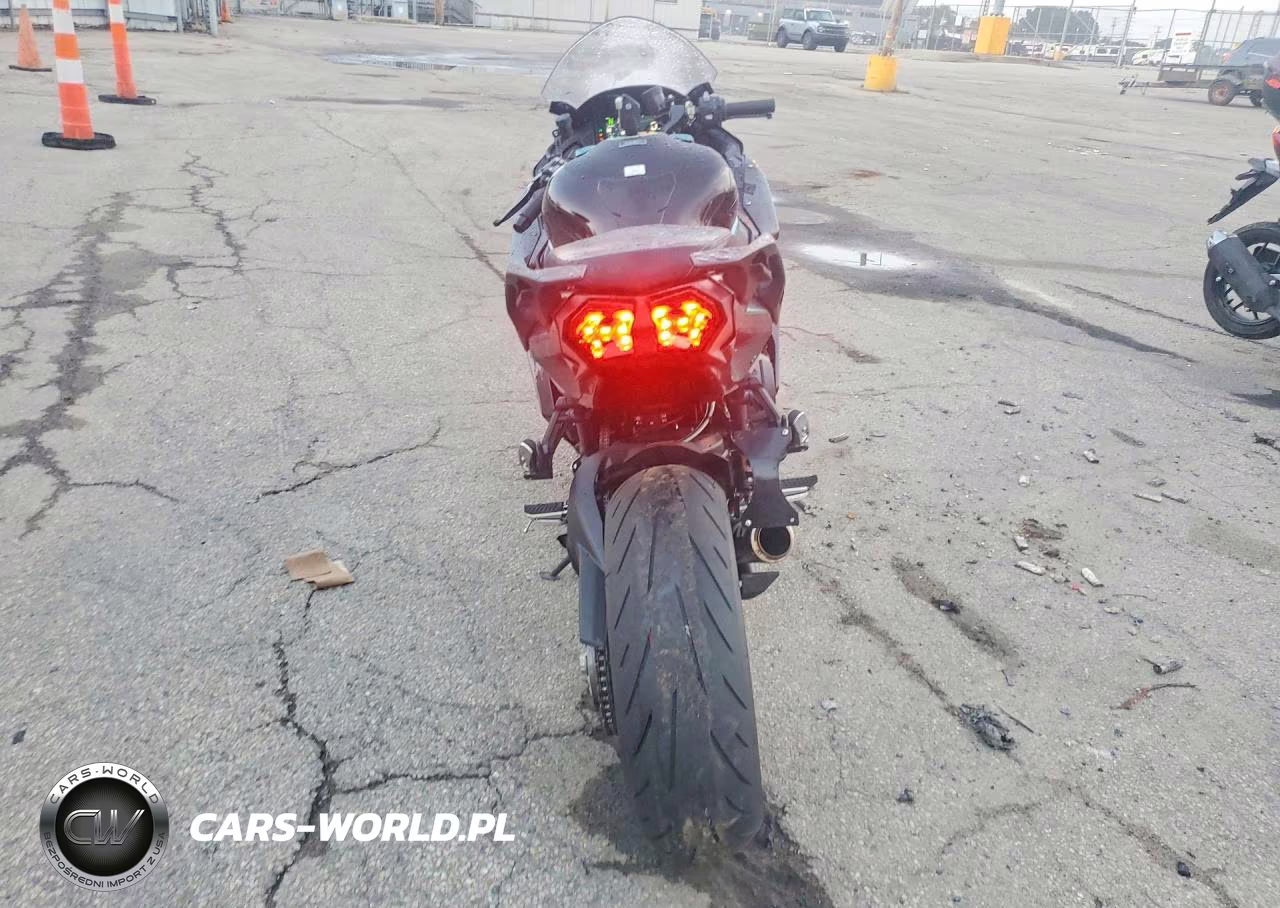 2026 Kawasaki Ninja H2 VIN:JKBZXVR1XTA008011 - 4