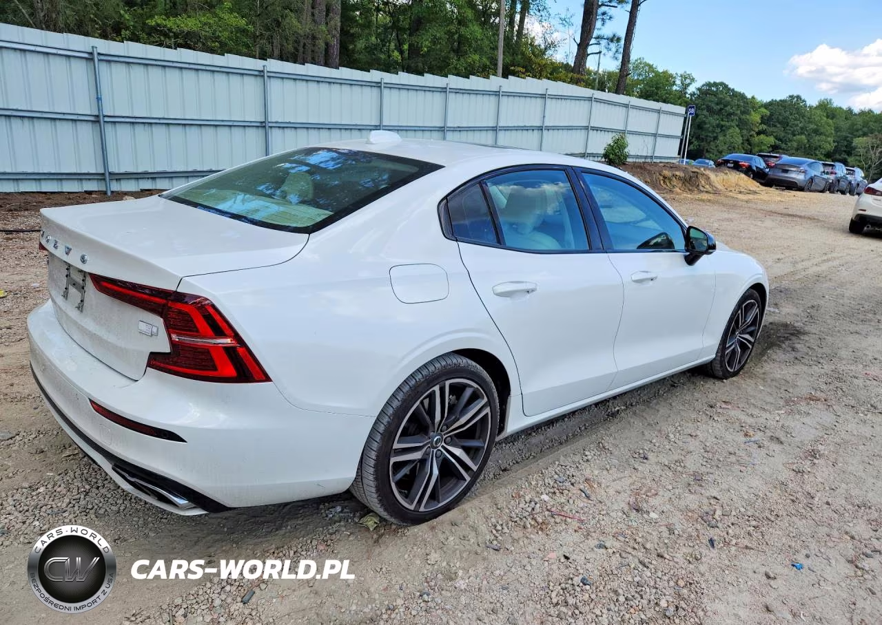 2021 Volvo S60 T8 Recharge R-Design VIN:7JRBR0FZ2MG103472 - 3