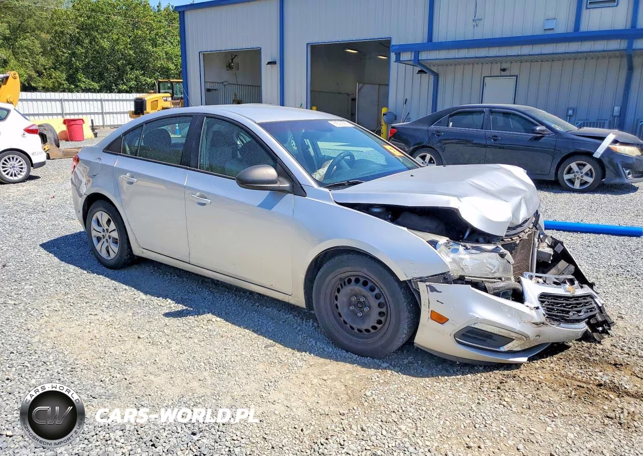2015 Chevrolet Cruze Ls VIN:1G1PA5SH8F7110945 - 4