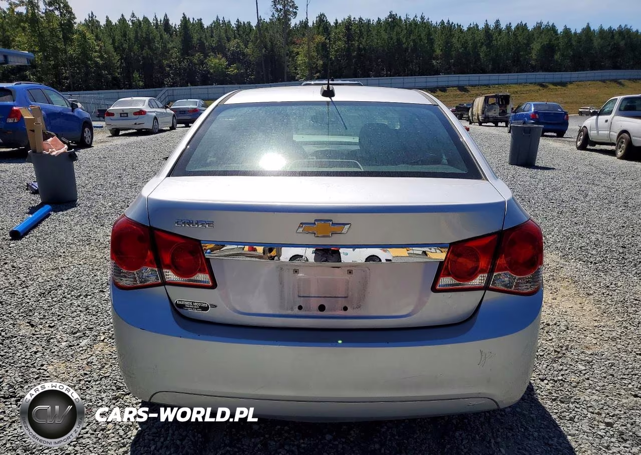 2015 Chevrolet Cruze Ls VIN:1G1PA5SH8F7110945 - 6