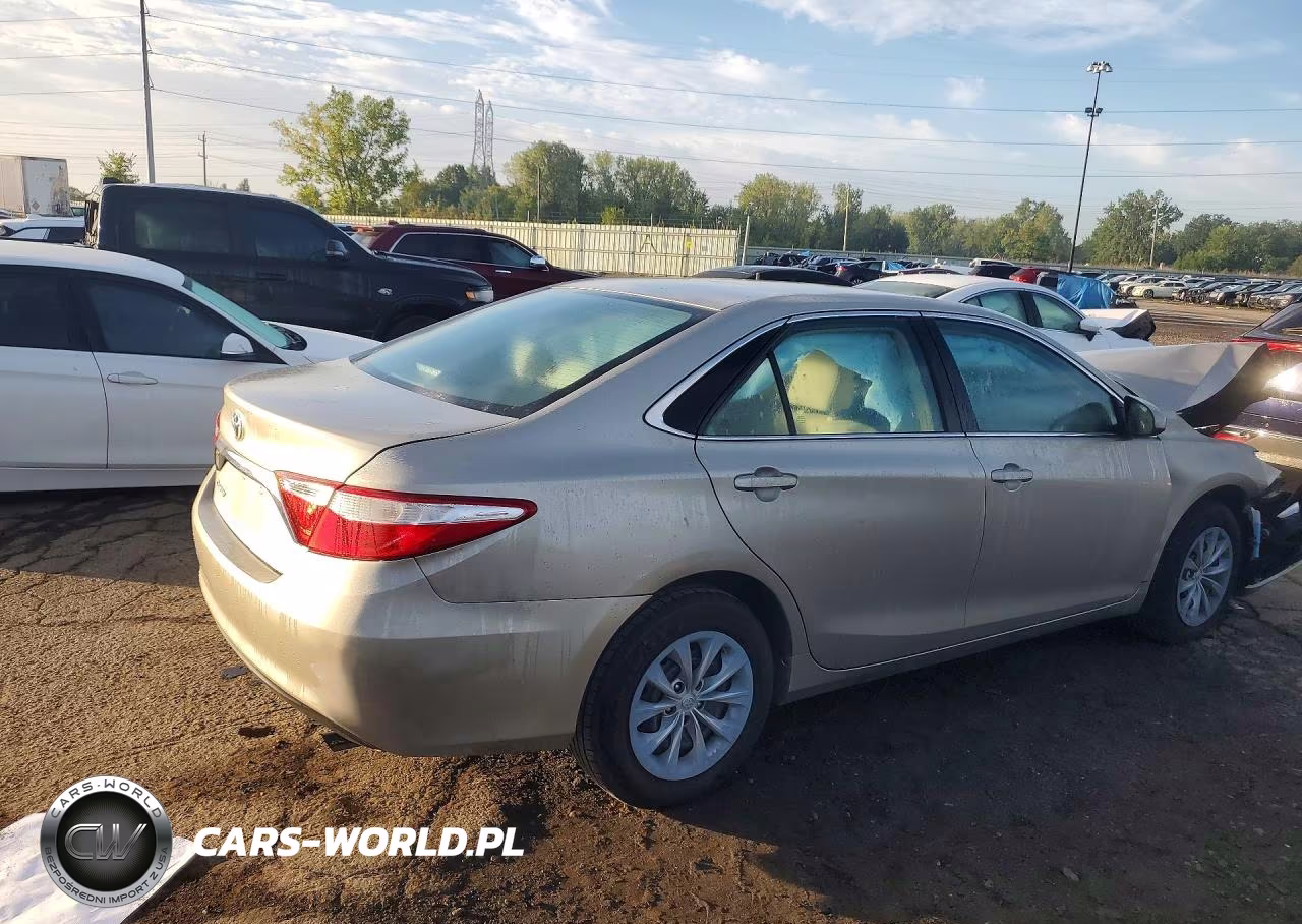 2015 Toyota Camry Le VIN:4T1BF1FKXFU099235 - 3