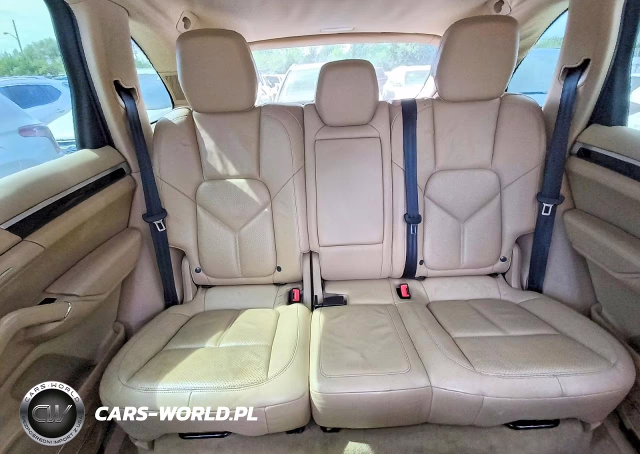 2013 Porsche Cayenne S Hybrid VIN:WP1AE2A26DLA15784 - 10