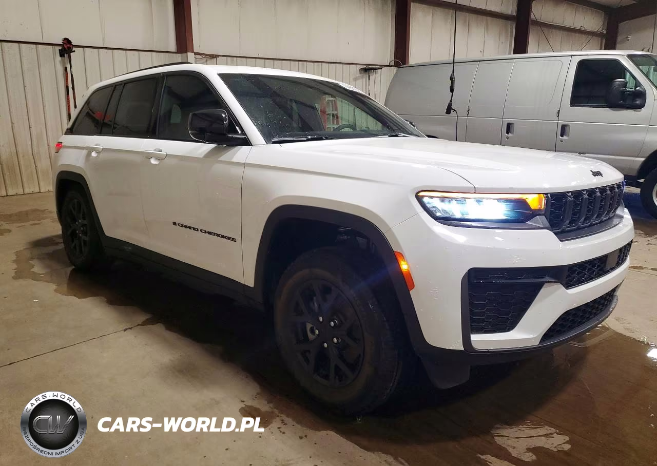 2026 Jeep Grand Cherokee Base VIN:1C4RJHARXTC243480 - 4