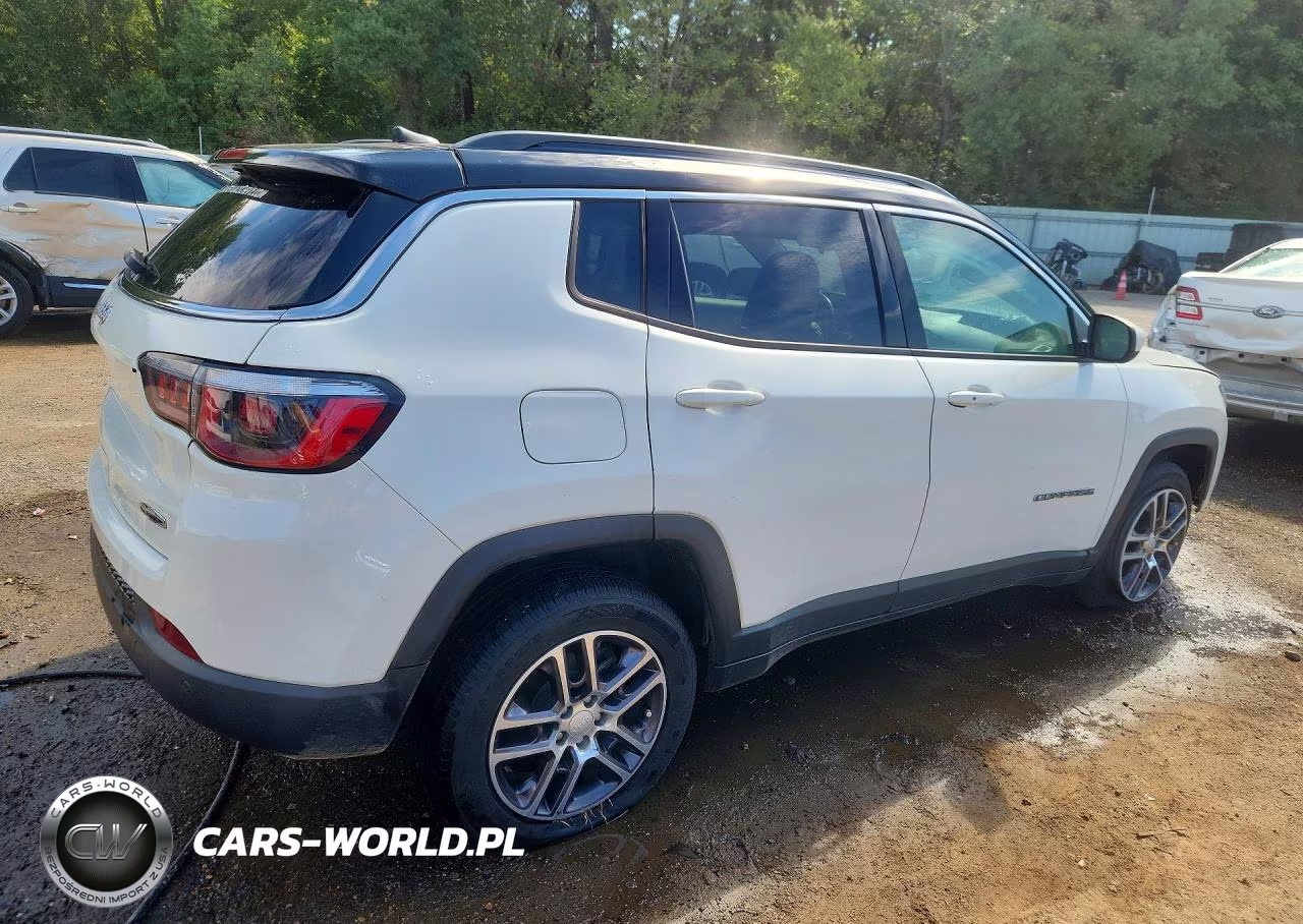 2018 Jeep Compass Latitude VIN:3C4NJCBB8JT194610 - 3