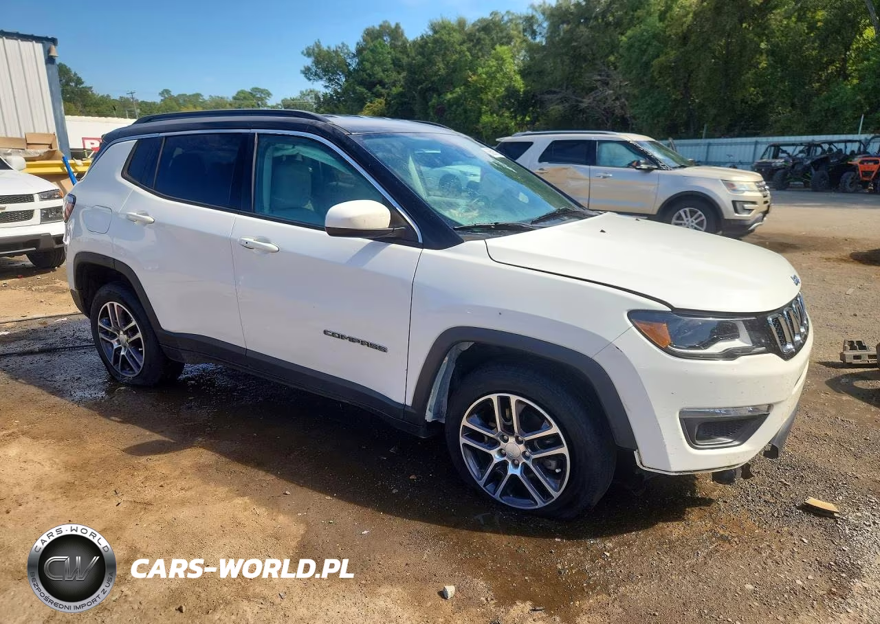 2018 Jeep Compass Latitude VIN:3C4NJCBB8JT194610 - 4