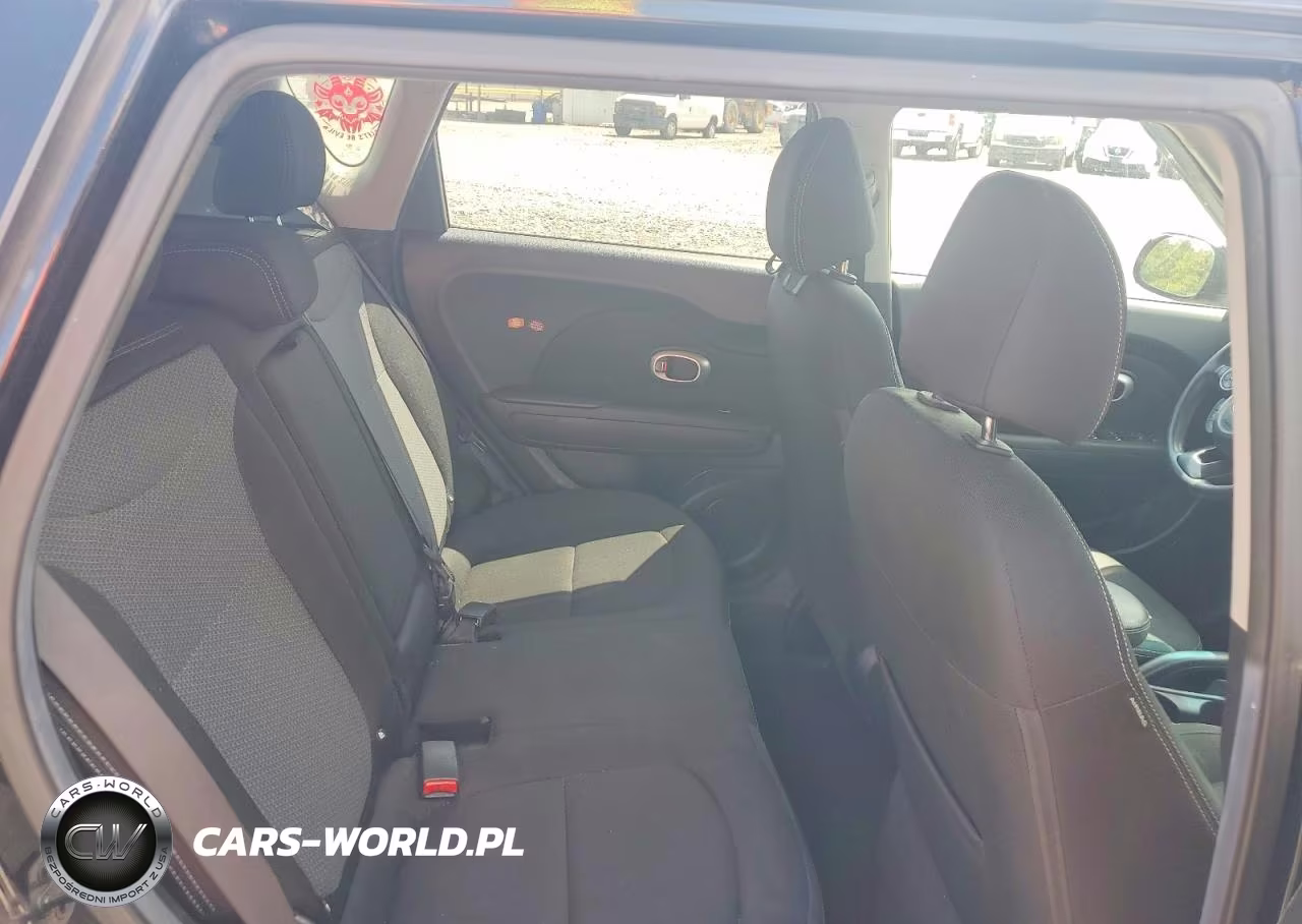 2017 Kia Soul + VIN:KNDJP3A5XH7449099 - 10