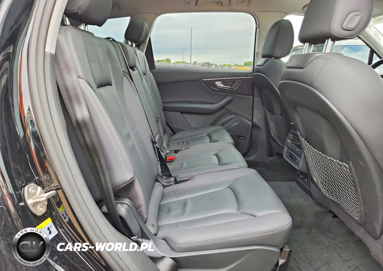 2020 Audi Q7 Premium Plus VIN:WA1LJAF70LD006943 - 11